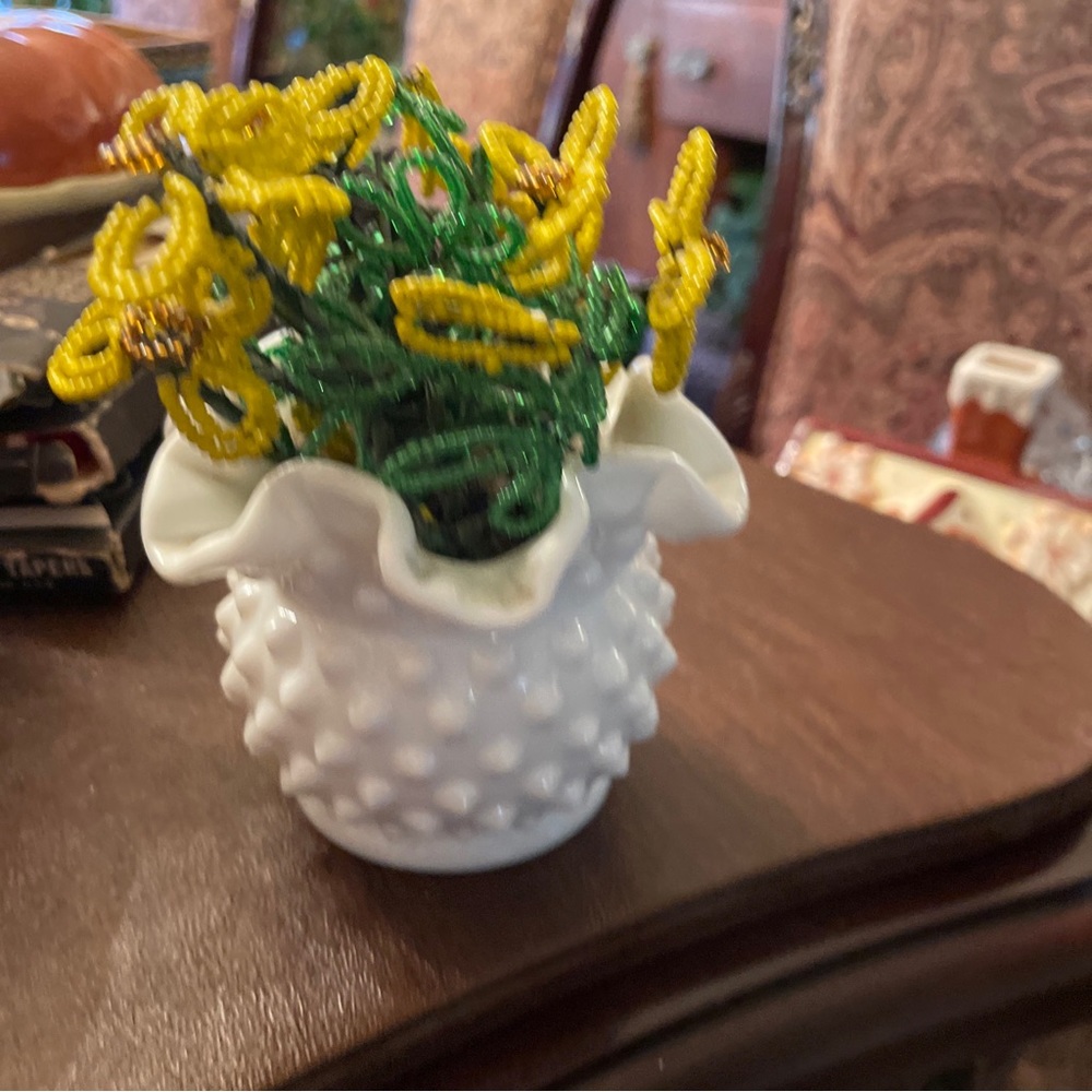 Beautiful Vintage Fenton small hobnail milk glass